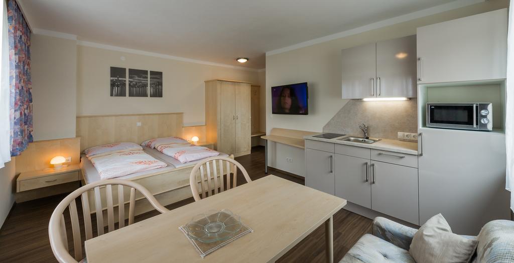 Pension Schenkenfelder Bad Haering Room photo